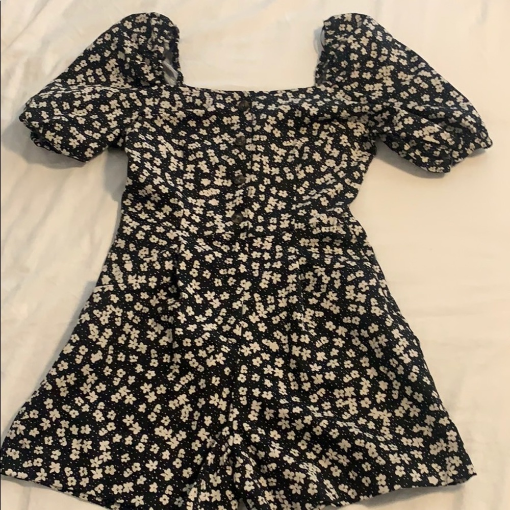 Floral Romper w Pockets